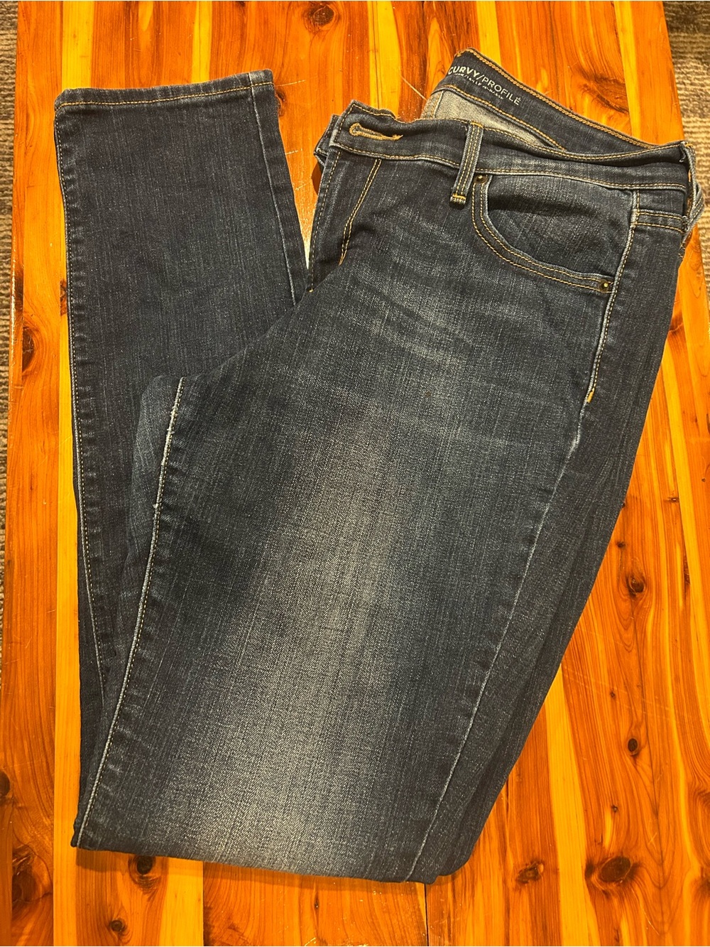 Old Navy Women’s Curvy Profile Jeans in Dark Wash Blue
